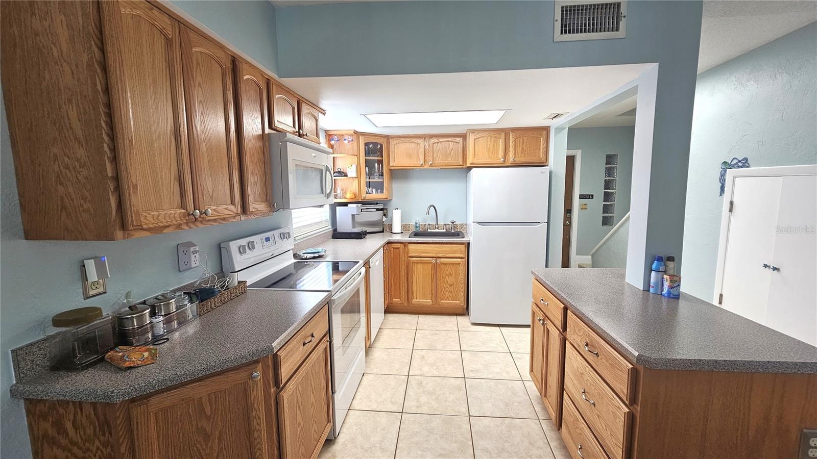 MADEIRA VILLA & MADEIRA VILLA 02 - Residential