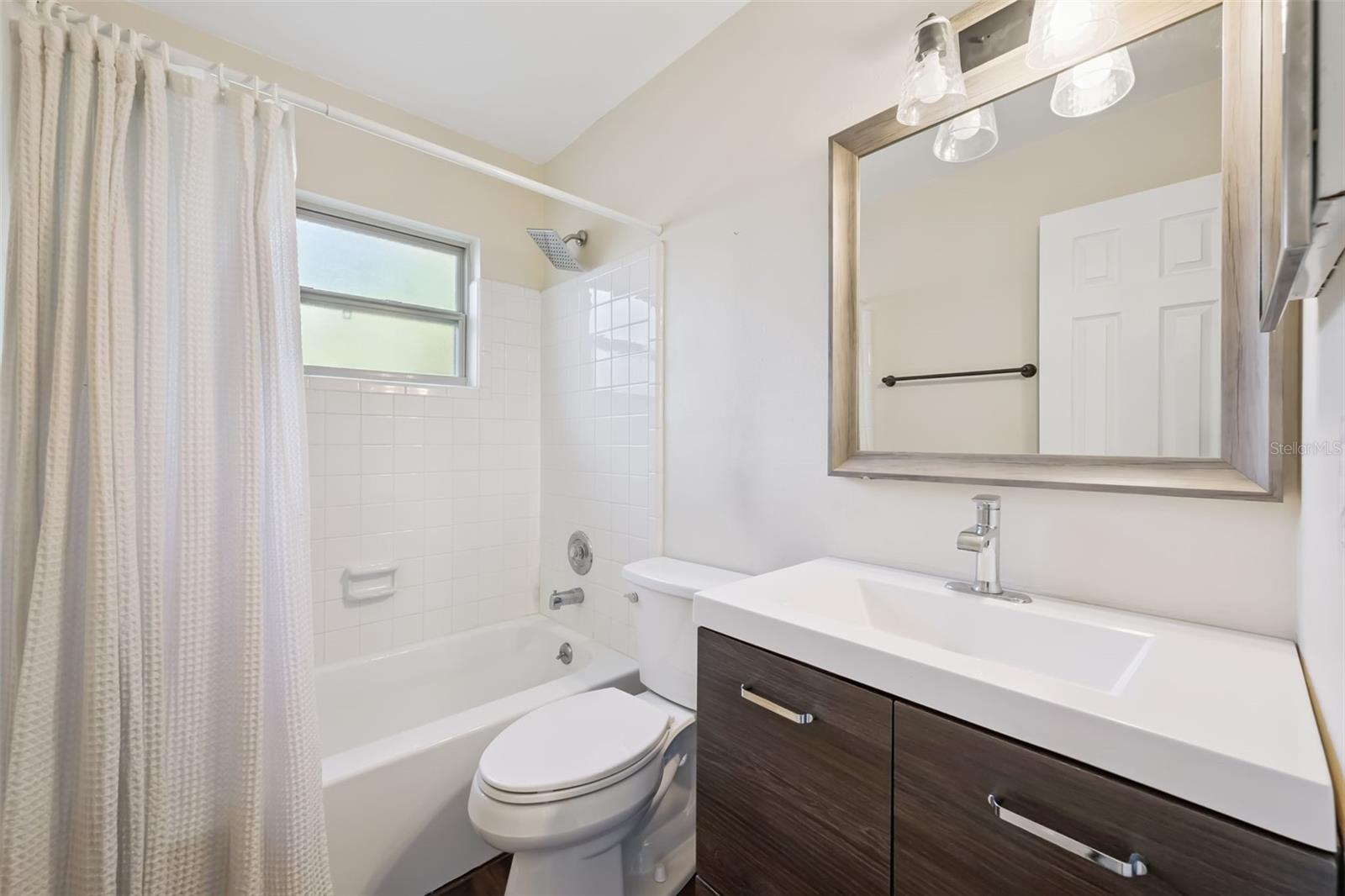 LAKE SEARCY SHORES - Residential Lease