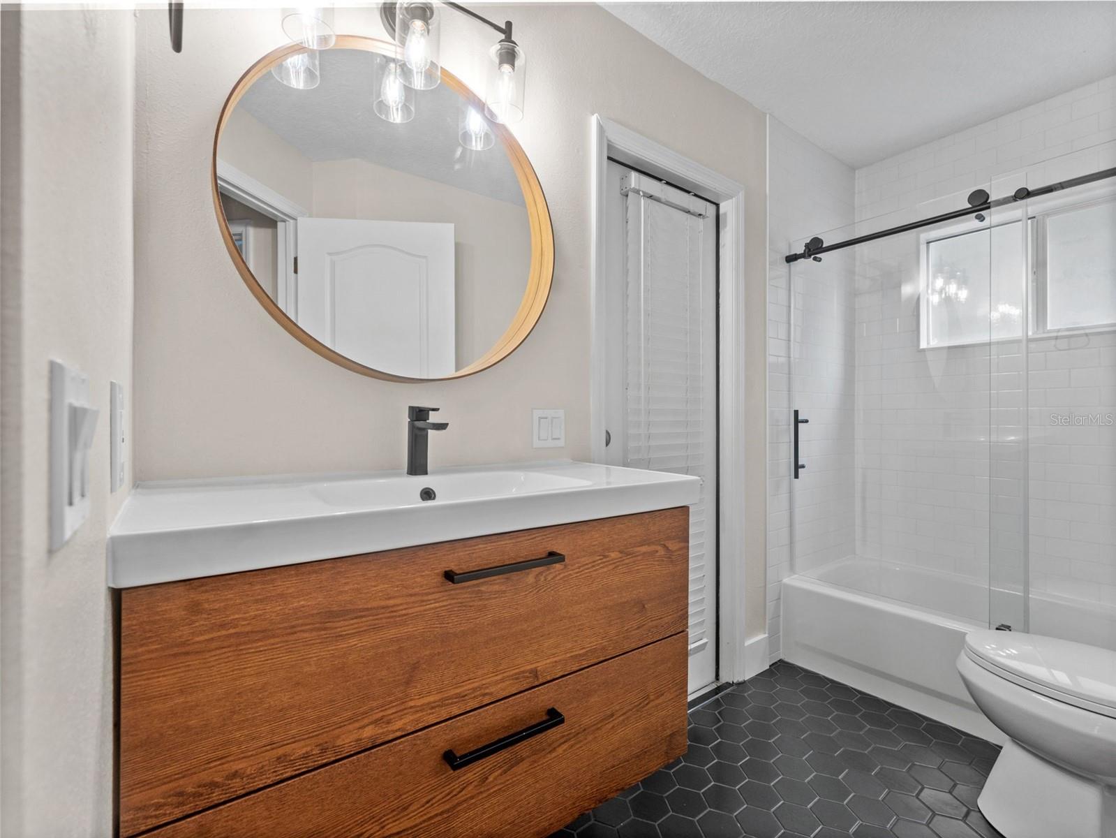 MEADOW POINTE PRCL 08 - Residential Lease