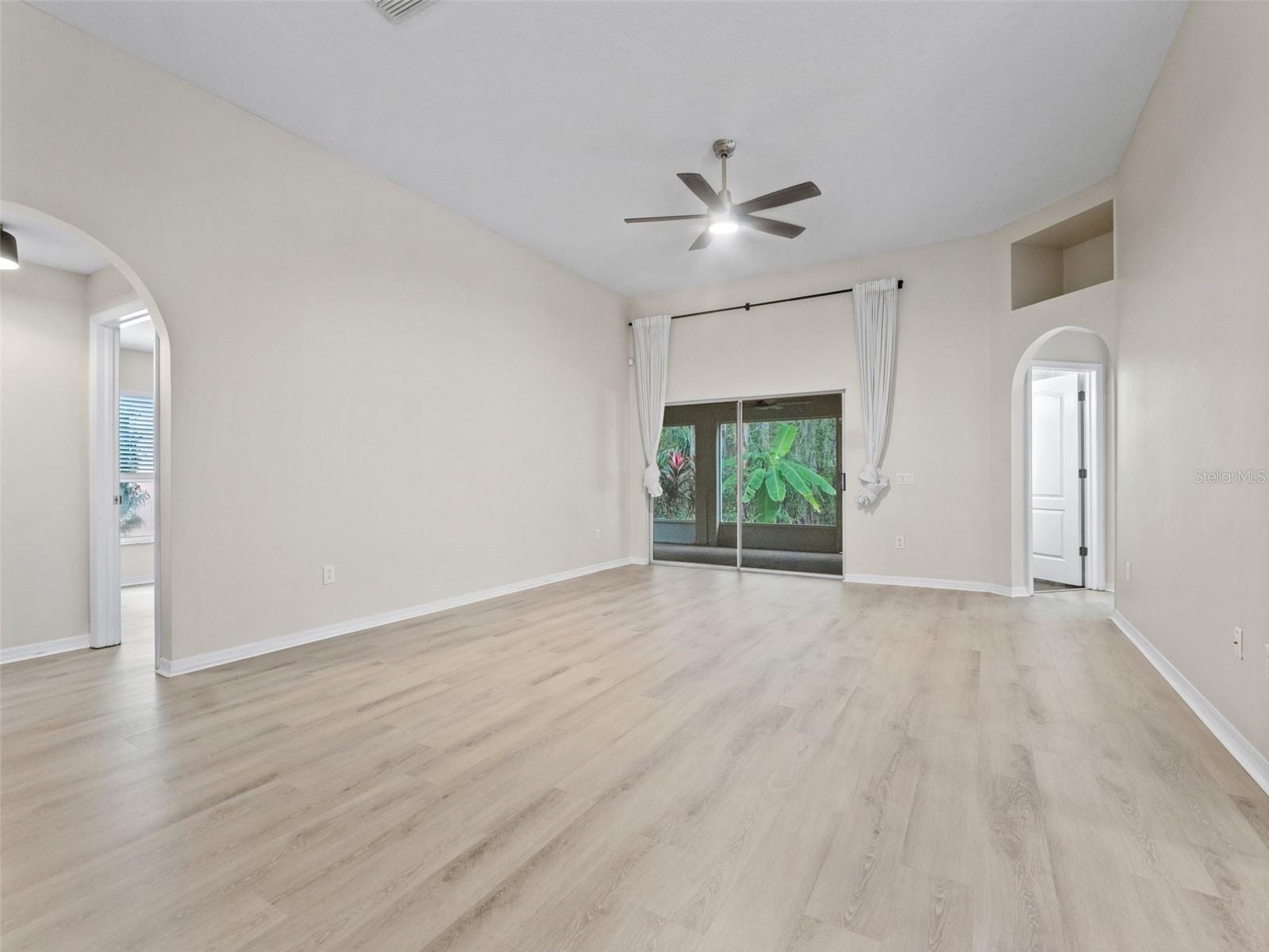 MEADOW POINTE PRCL 08 - Residential Lease