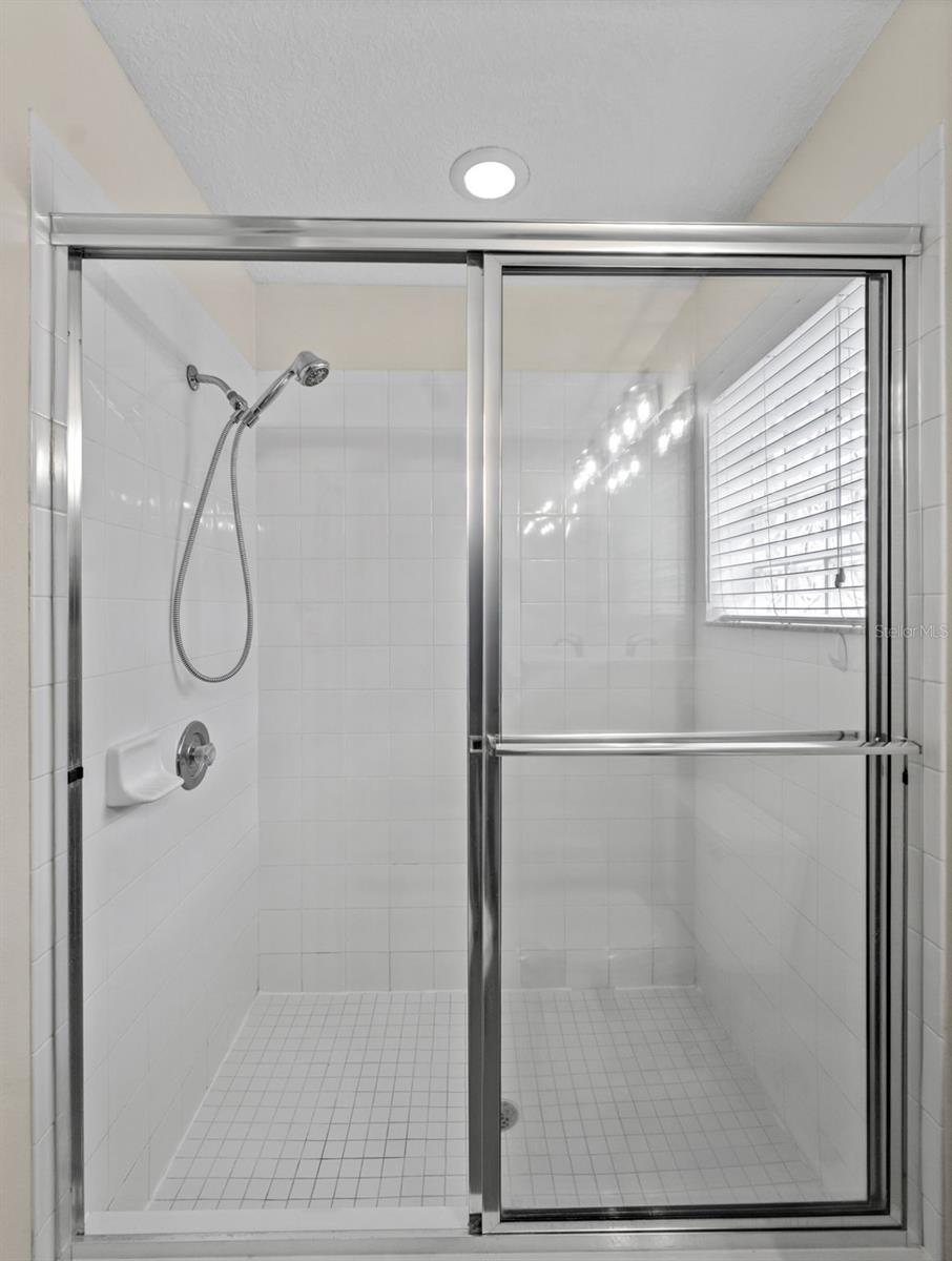 MEADOW POINTE PRCL 08 - Residential Lease