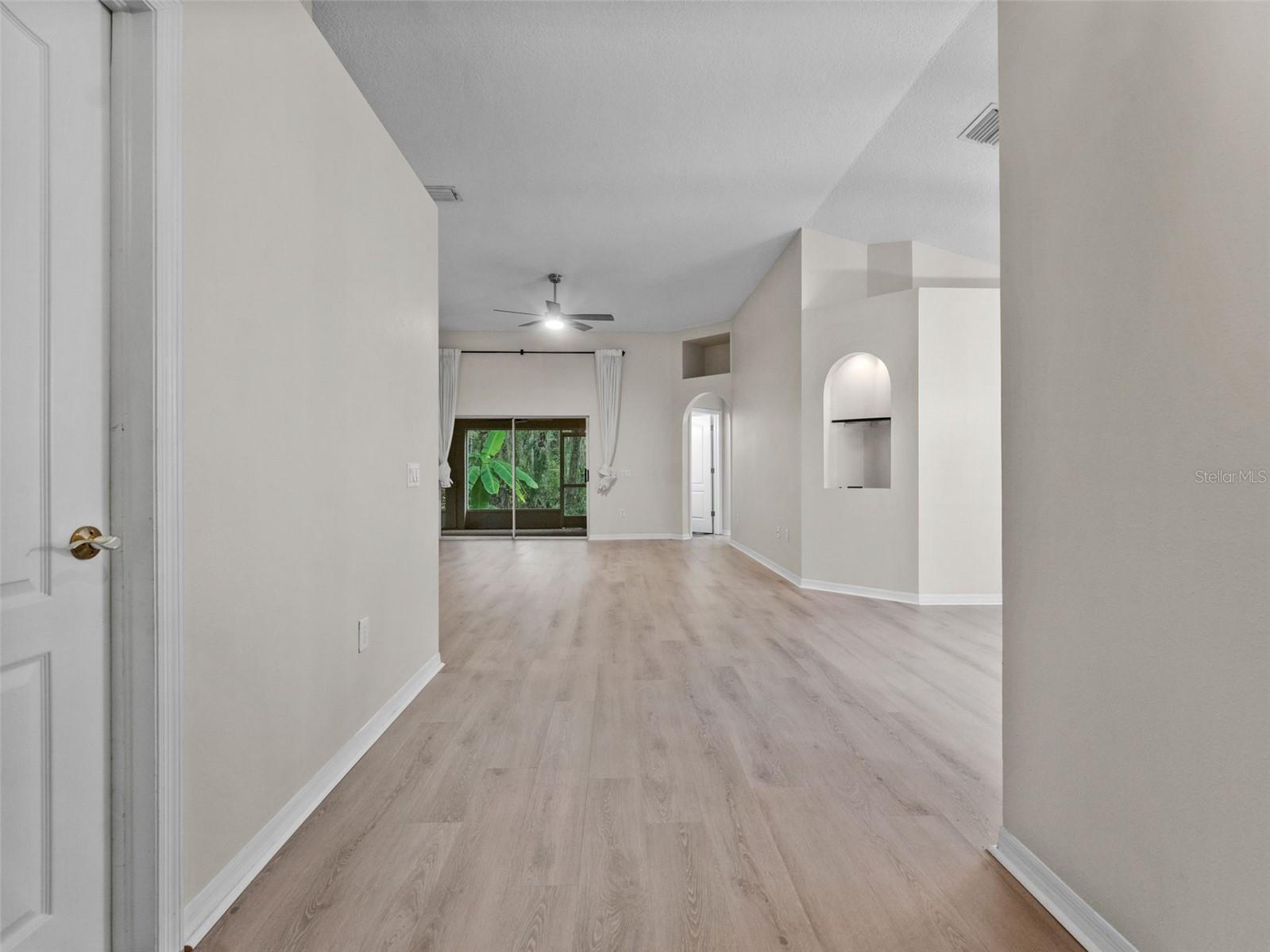 MEADOW POINTE PRCL 08 - Residential Lease