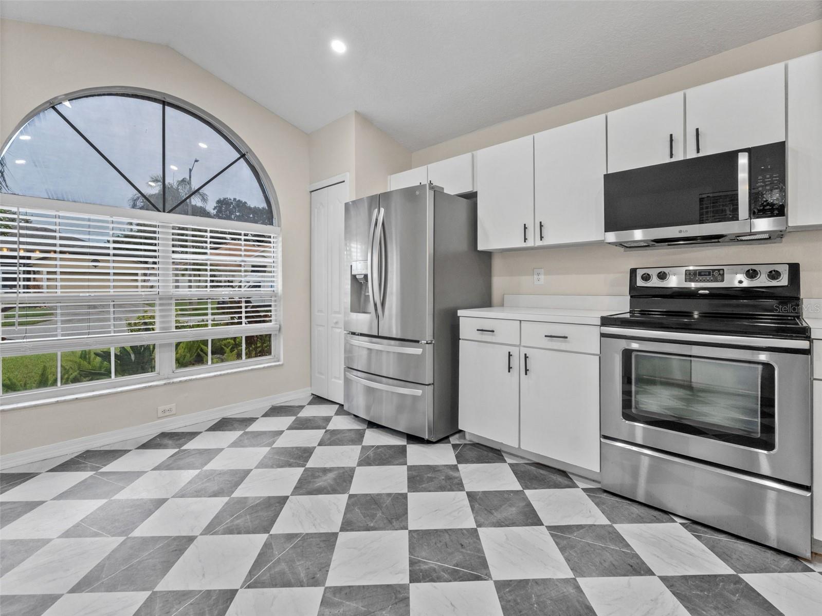 MEADOW POINTE PRCL 08 - Residential Lease