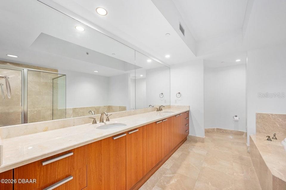 MARINA GRANDE HALIFAX 01 - Residential