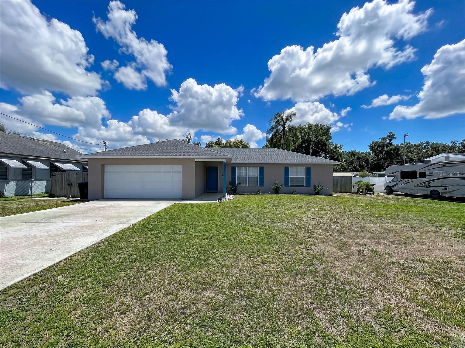 HACKLAKE - Residential