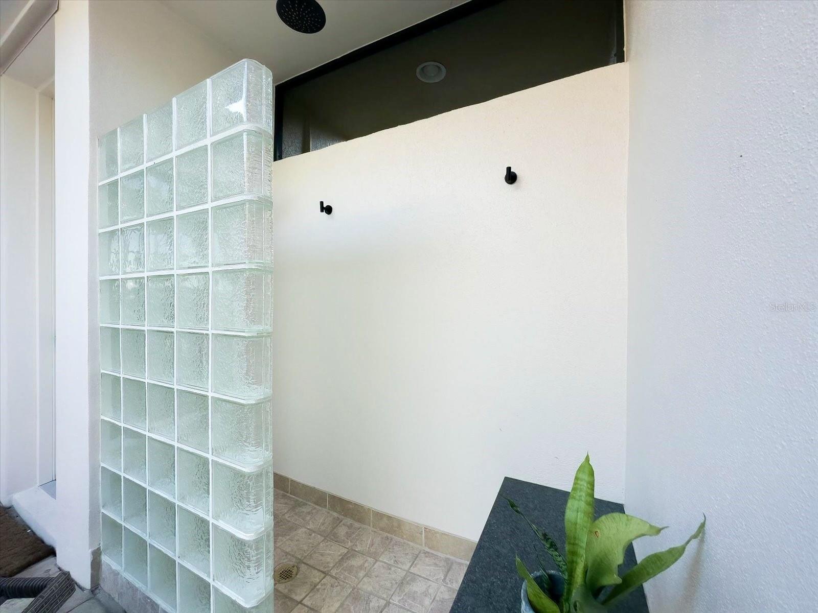 RIVERDALE - Residential