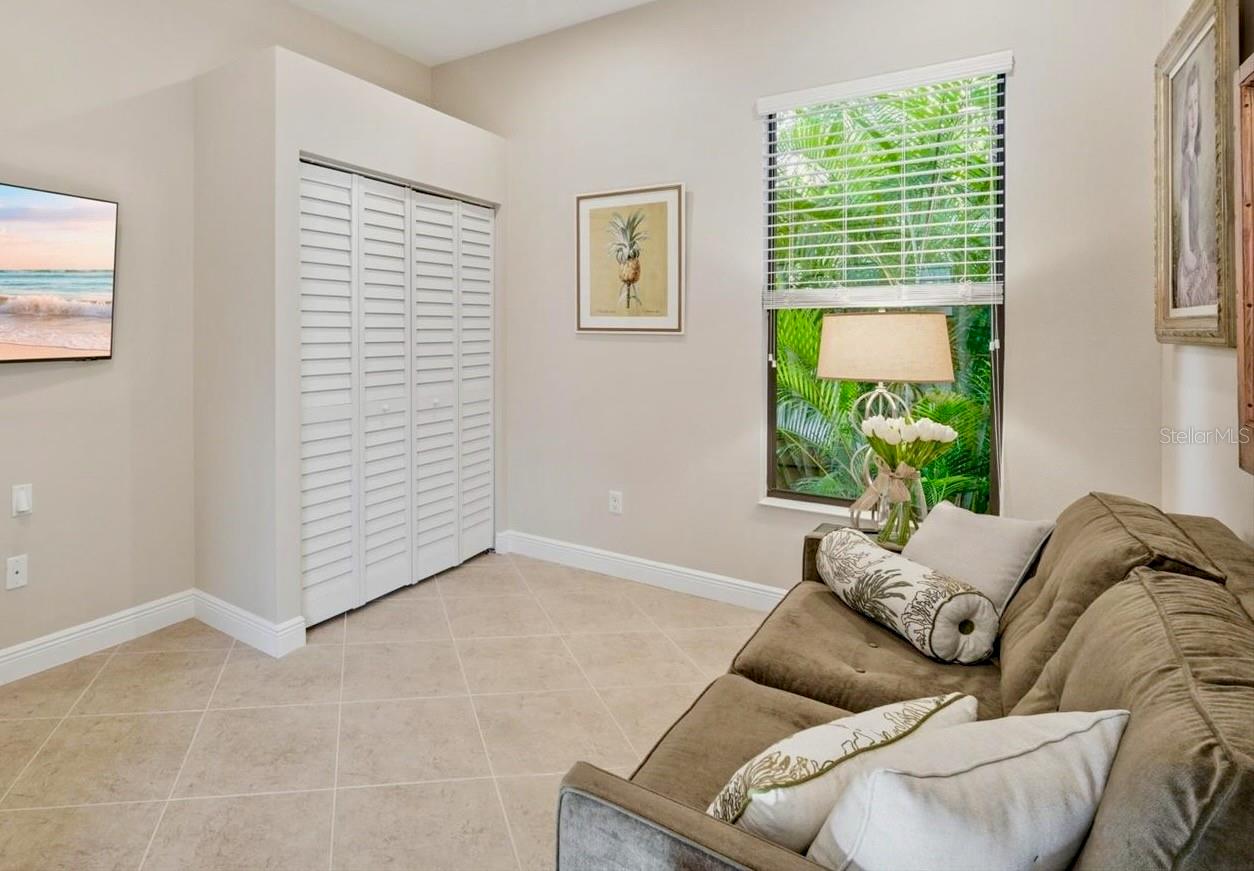 RIVERDALE - Residential