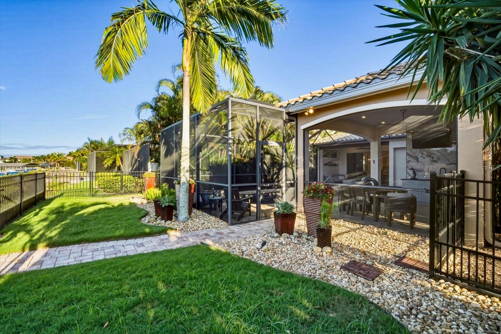 RIVERDALE - Residential