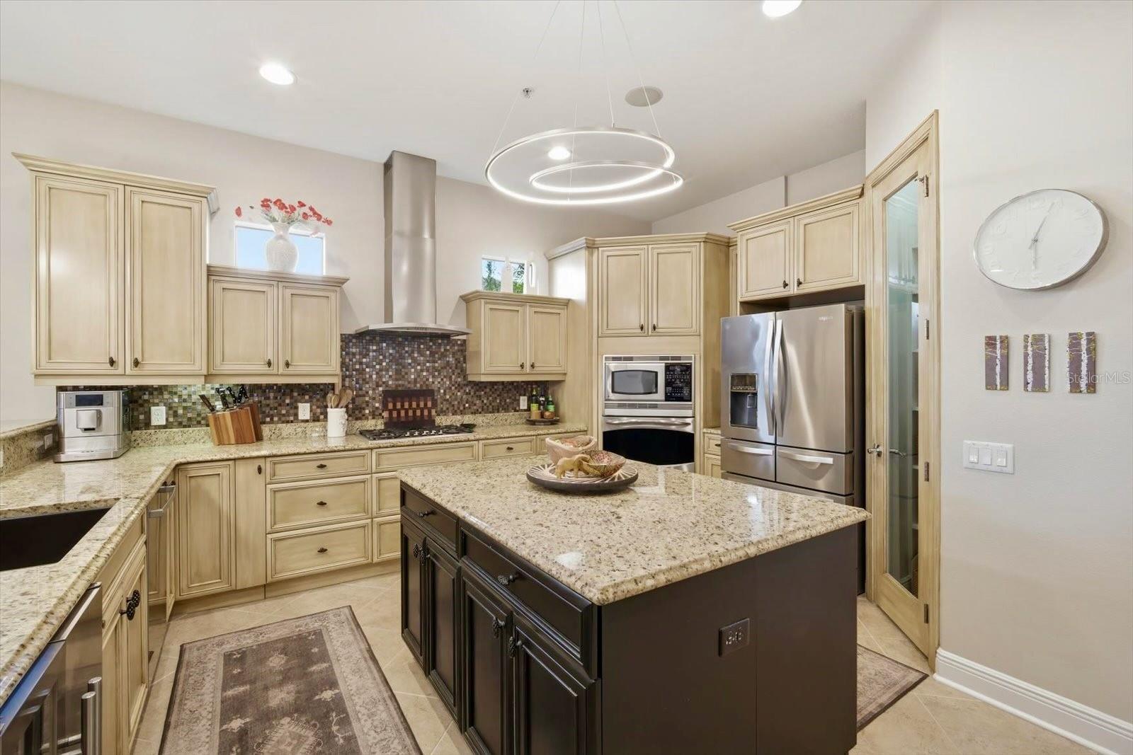 RIVERDALE - Residential