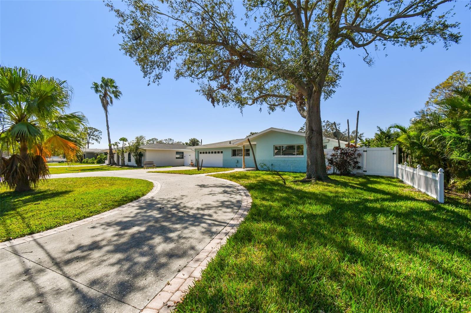 5050 VENETIAN BOULEVARD NE