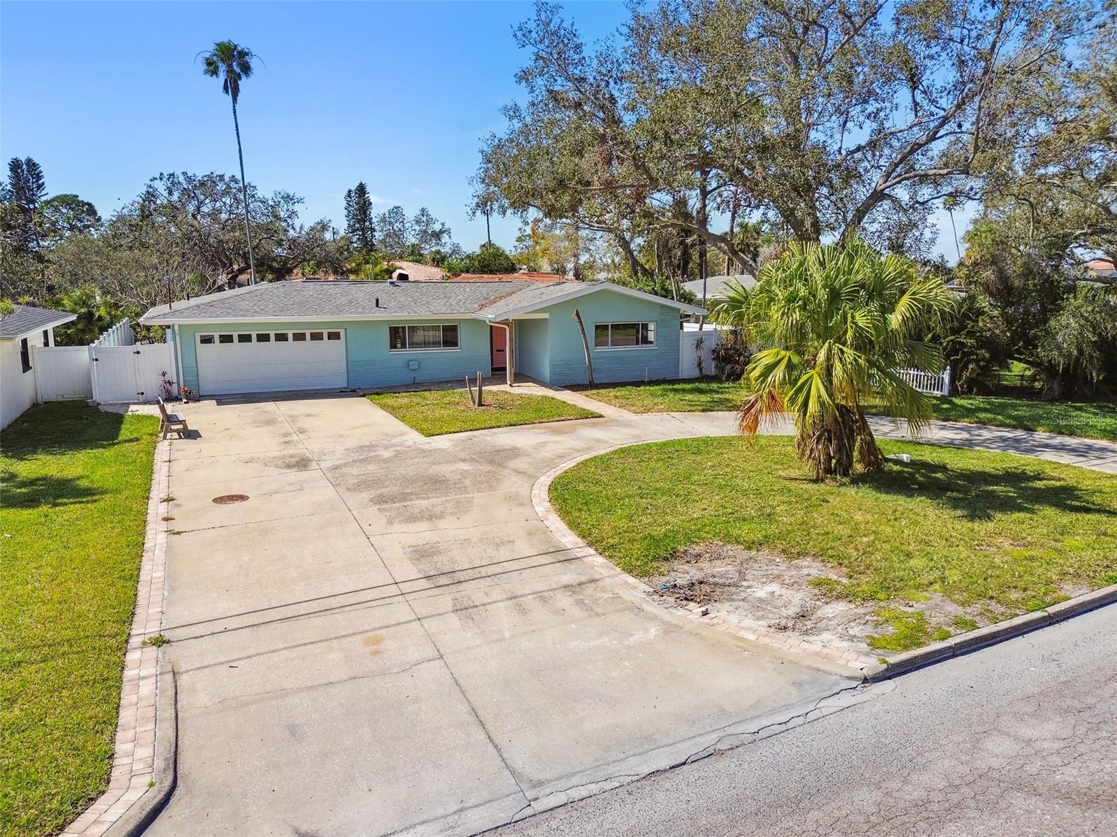 5050 VENETIAN BOULEVARD NE