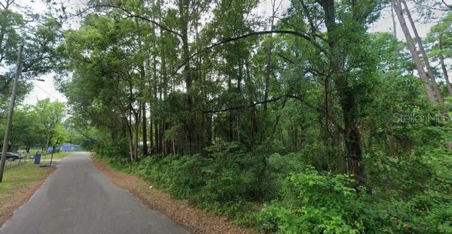This prime 0.22-acre lot (100’x95’) is a fantastic to develop in a sought-after location! Situated close to the University of Florida main campus and Downtown Gainesville. The area also provides convenient access to parks, biking trails, and public transportation.