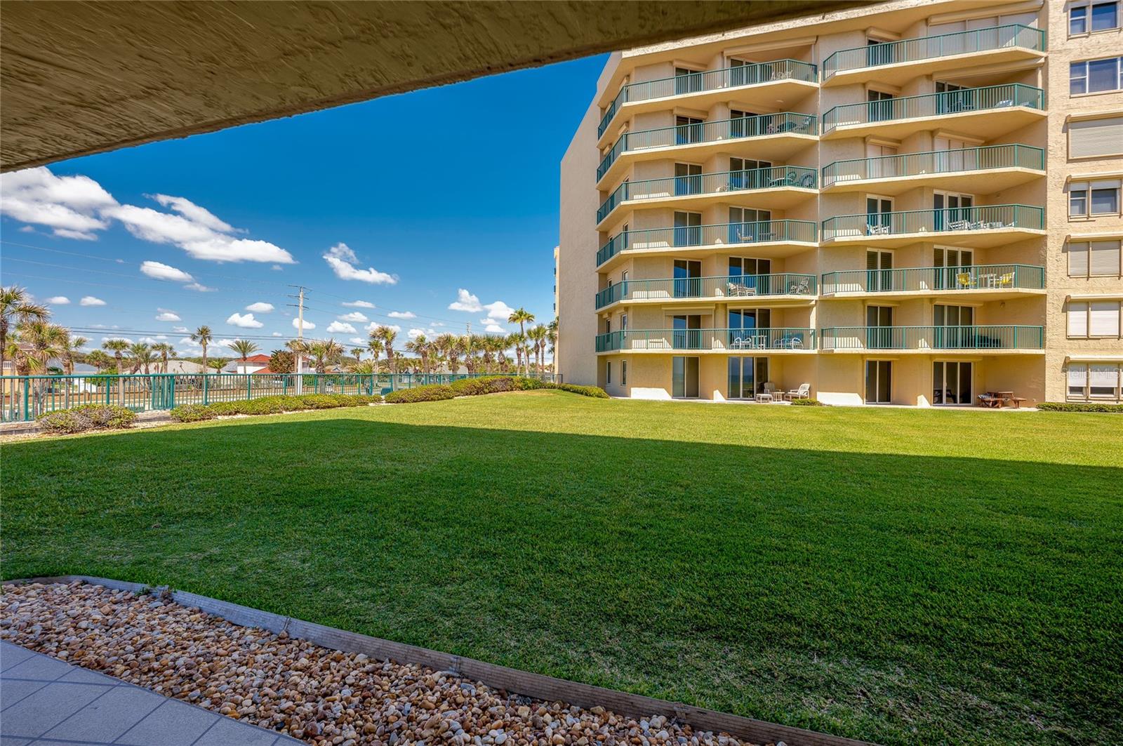 TOWERS AT PONCE INLET TOWER 01 CONDO - Residential