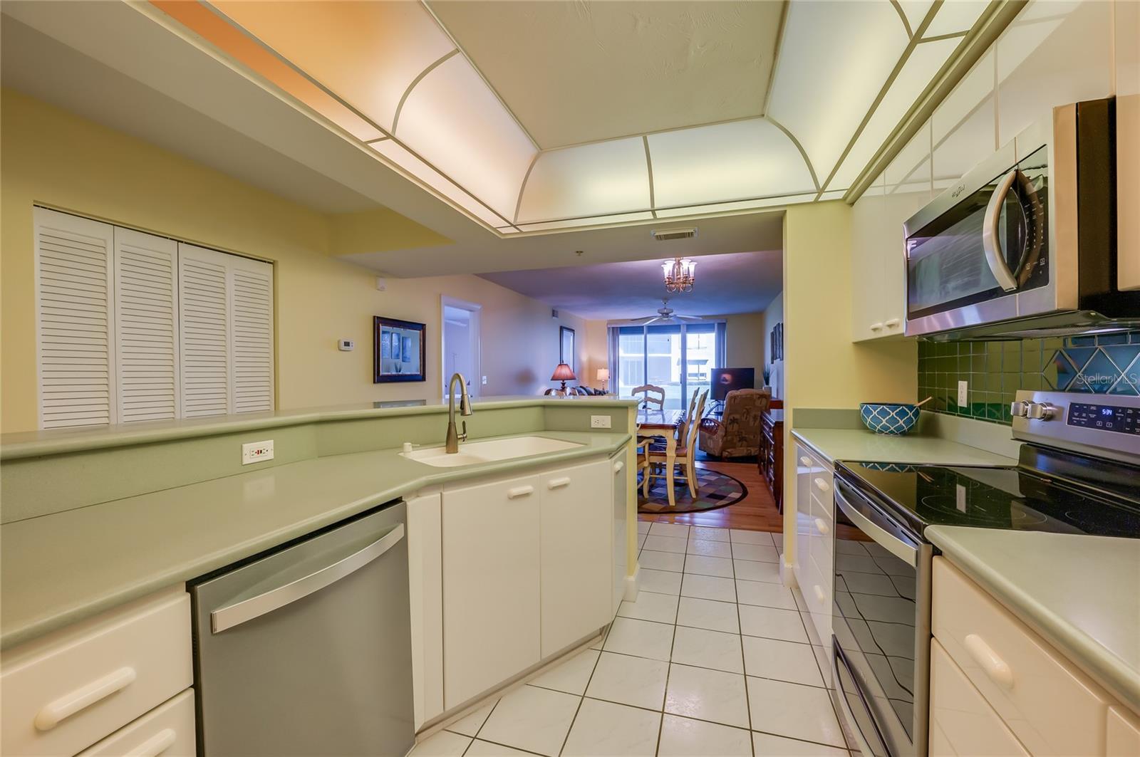 TOWERS AT PONCE INLET TOWER 01 CONDO - Residential