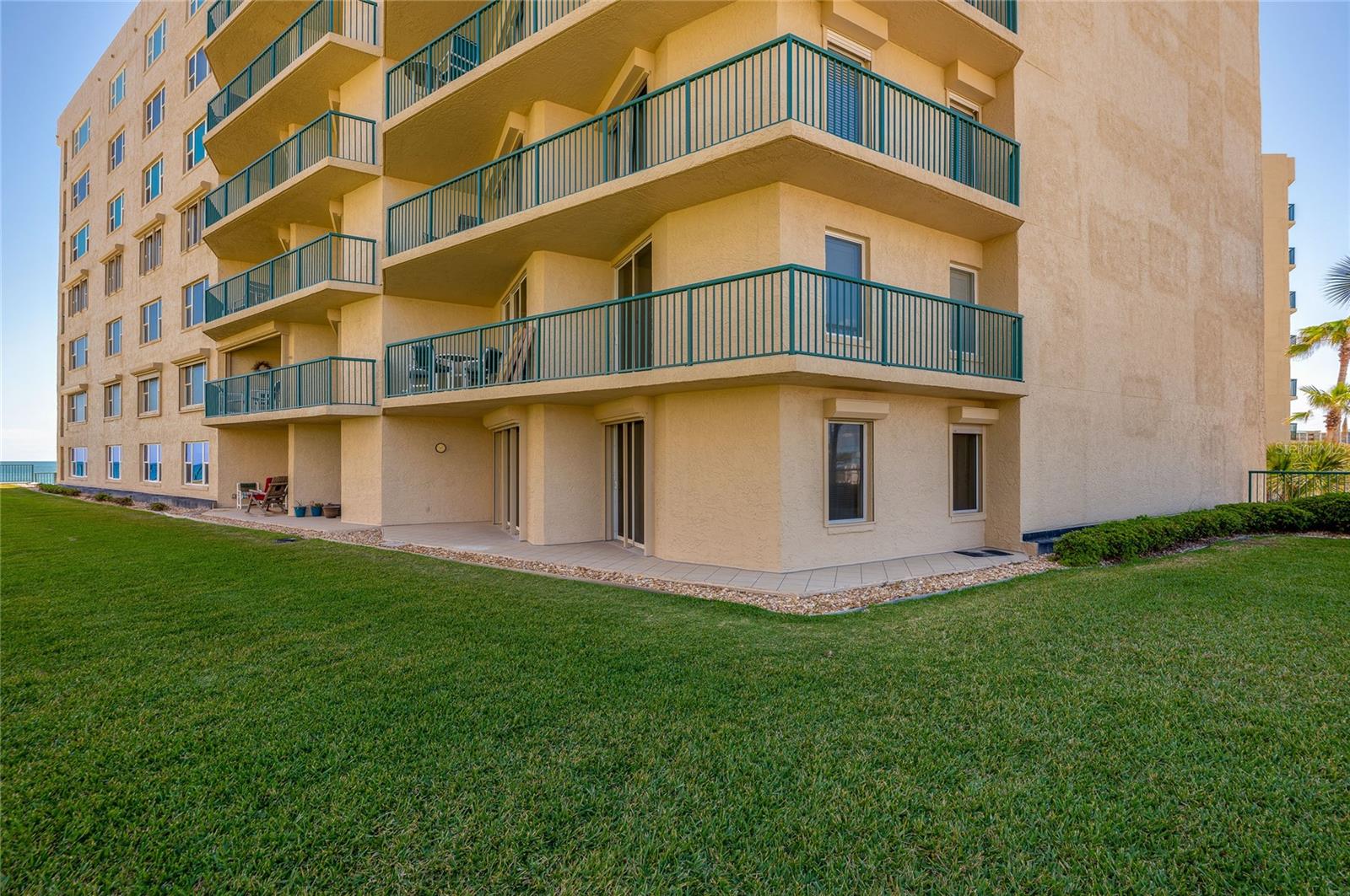 TOWERS AT PONCE INLET TOWER 01 CONDO - Residential