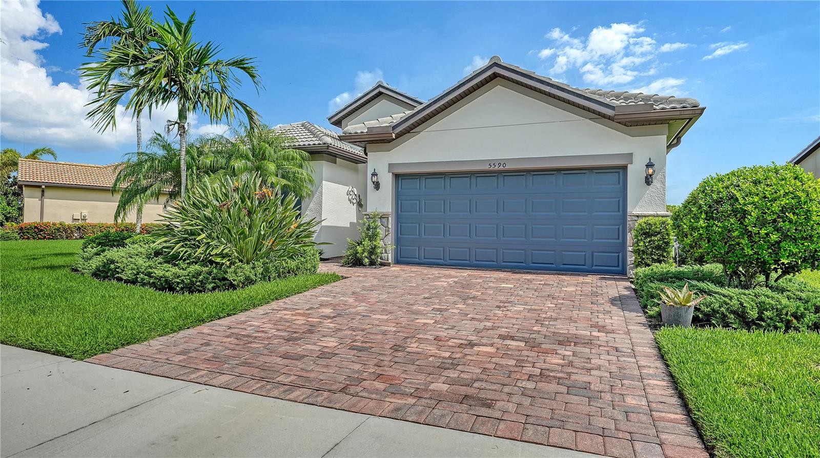Search Properties for Sale 2 5590 RAIN LILY COURT