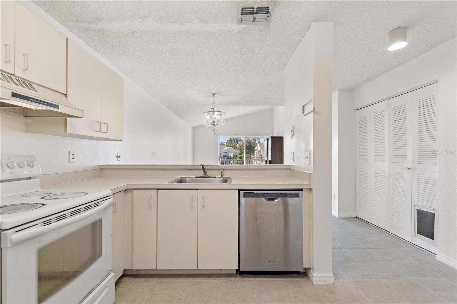 DOCKSIDE CONDO - Residential