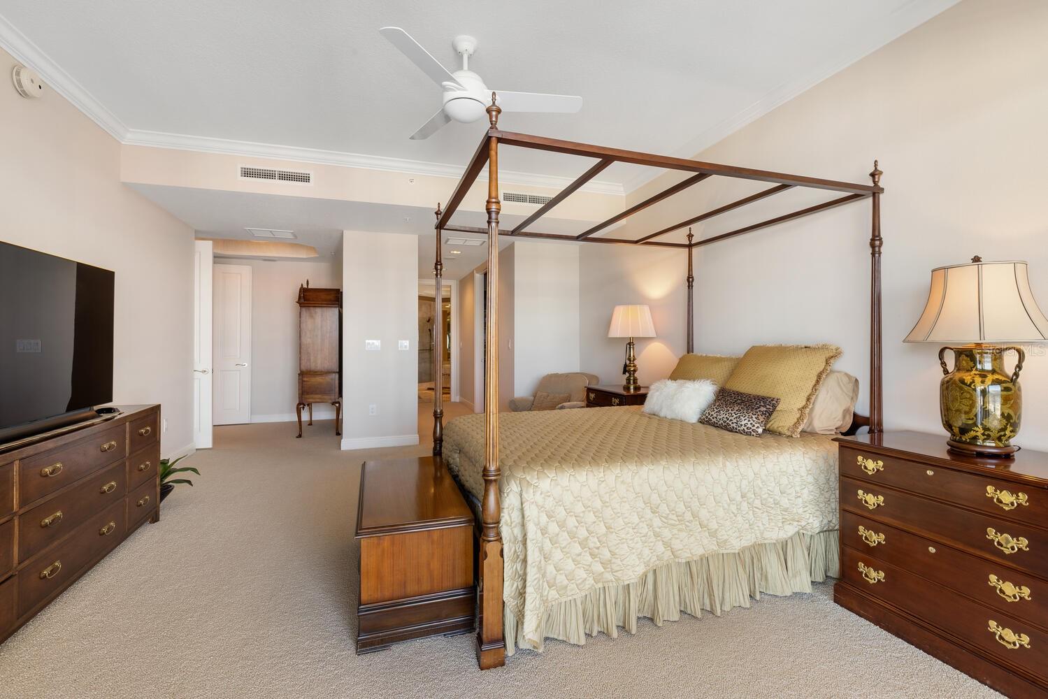 THE TOWER RESIDENCES - Residential