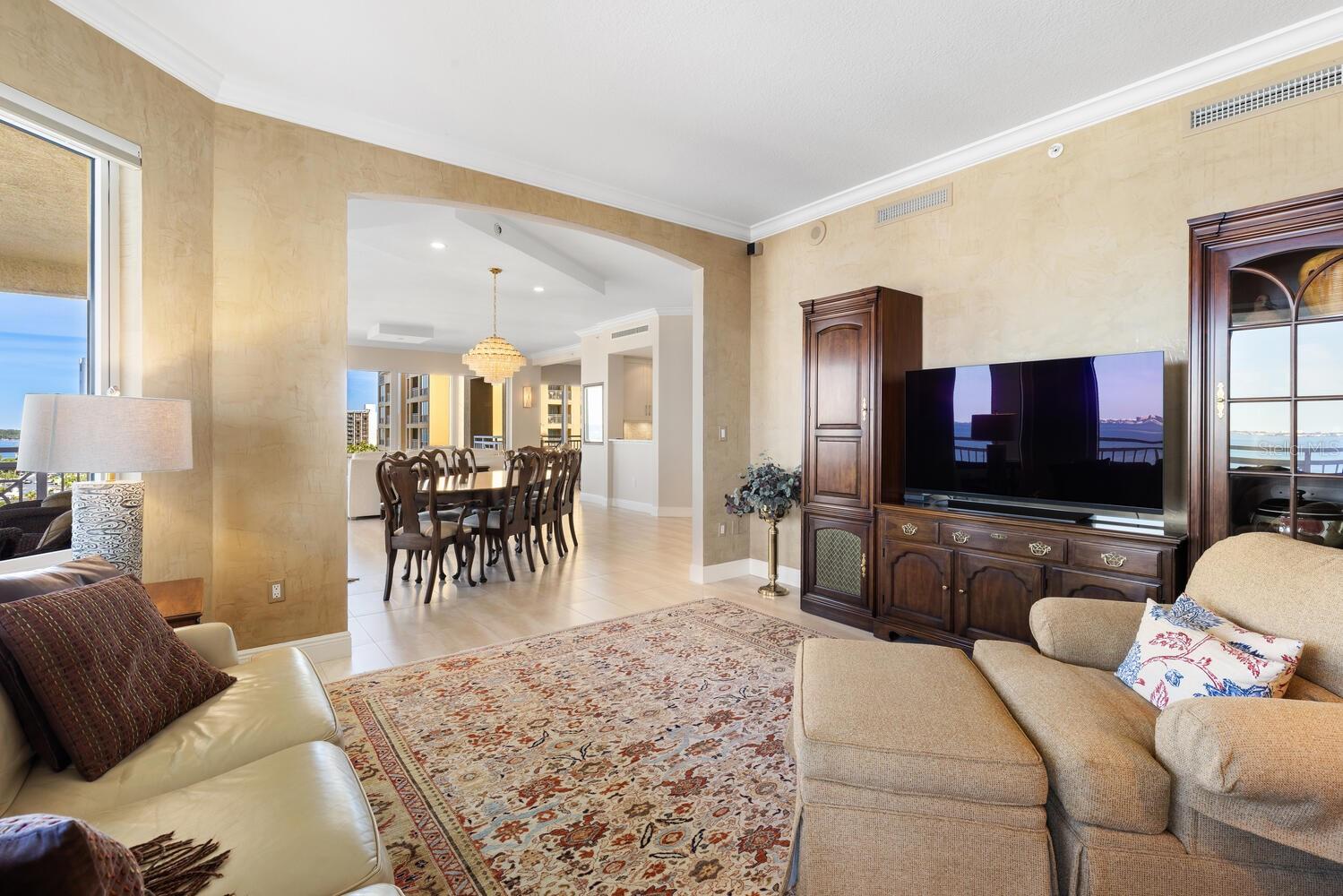 THE TOWER RESIDENCES - Residential