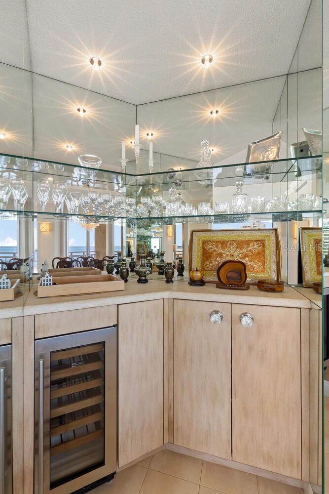 THE TOWER RESIDENCES - Residential