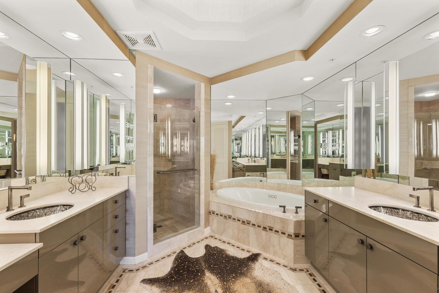 THE TOWER RESIDENCES - Residential