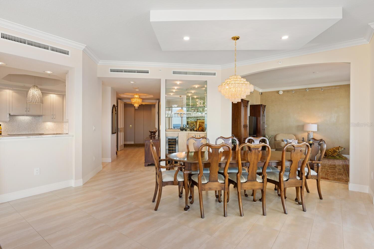 THE TOWER RESIDENCES - Residential