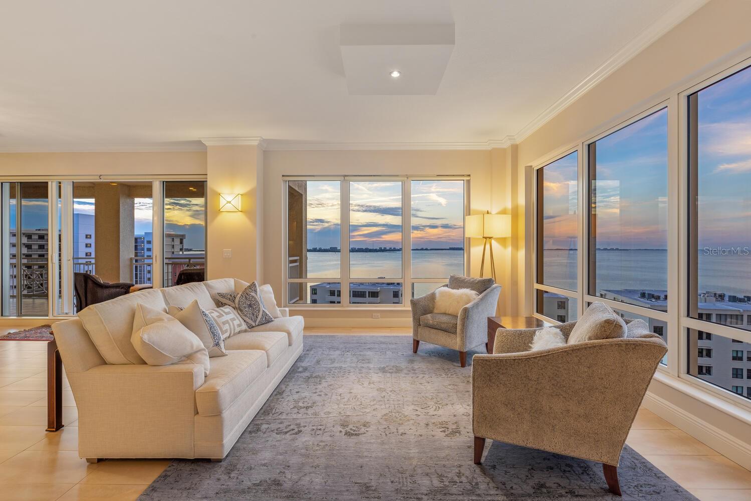 THE TOWER RESIDENCES - Residential