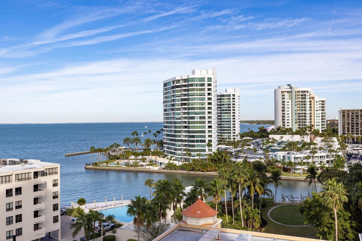 THE TOWER RESIDENCES - Residential