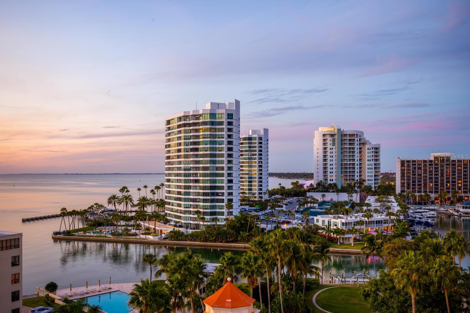 THE TOWER RESIDENCES - Residential