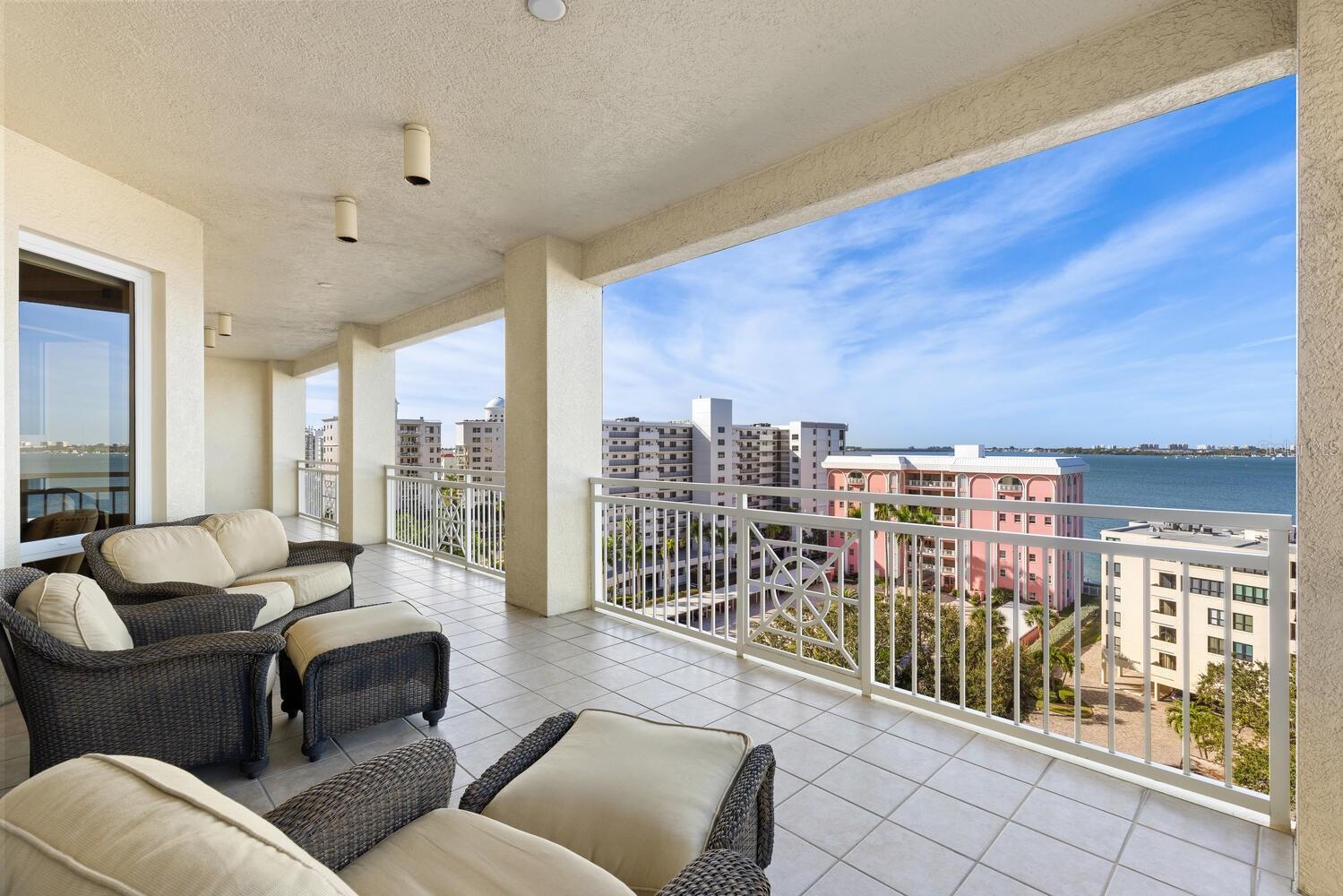 THE TOWER RESIDENCES - Residential