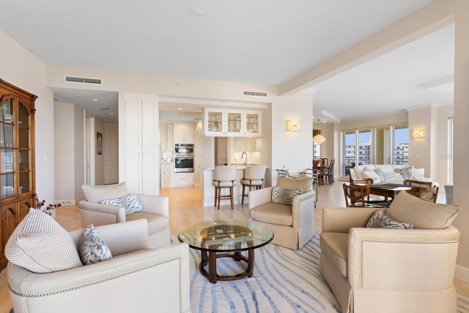 THE TOWER RESIDENCES - Residential