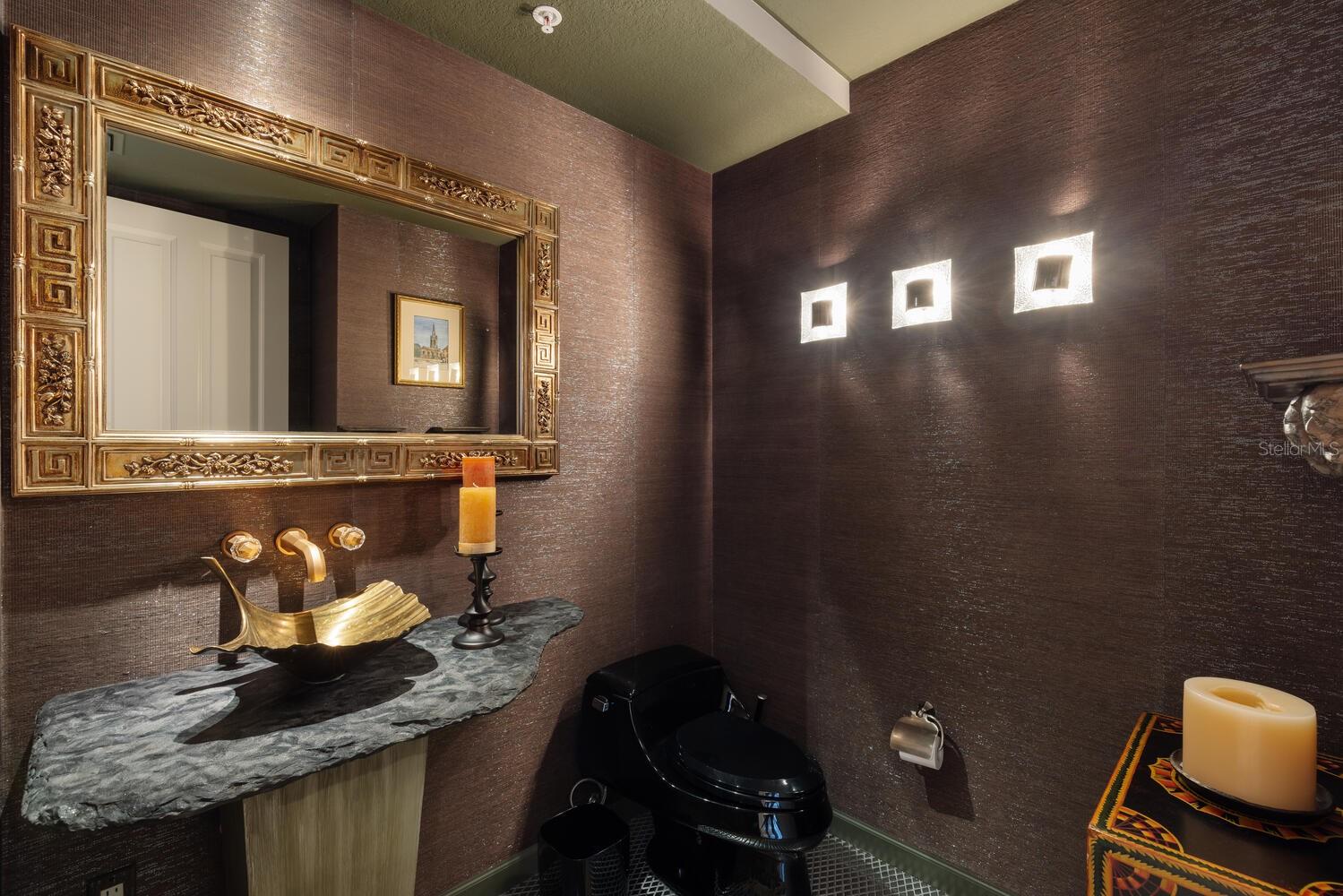 THE TOWER RESIDENCES - Residential