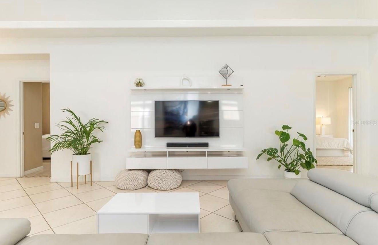 2110 BUNKER VIEW COURT