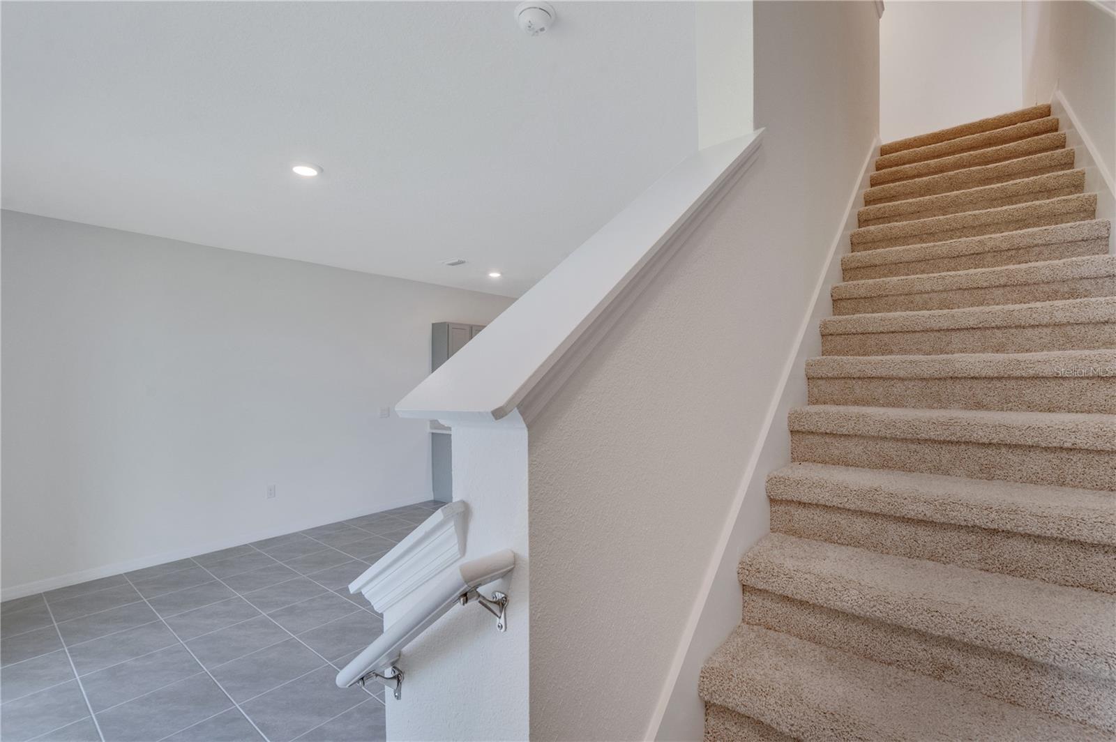 THOMPSON GROVE - Residential Lease