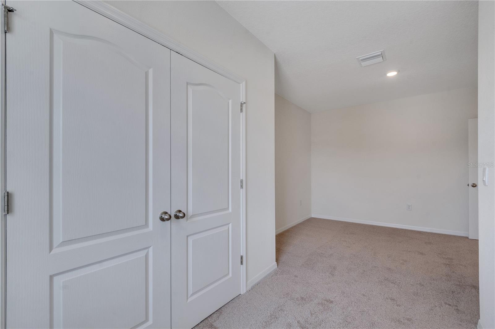 THOMPSON GROVE - Residential Lease