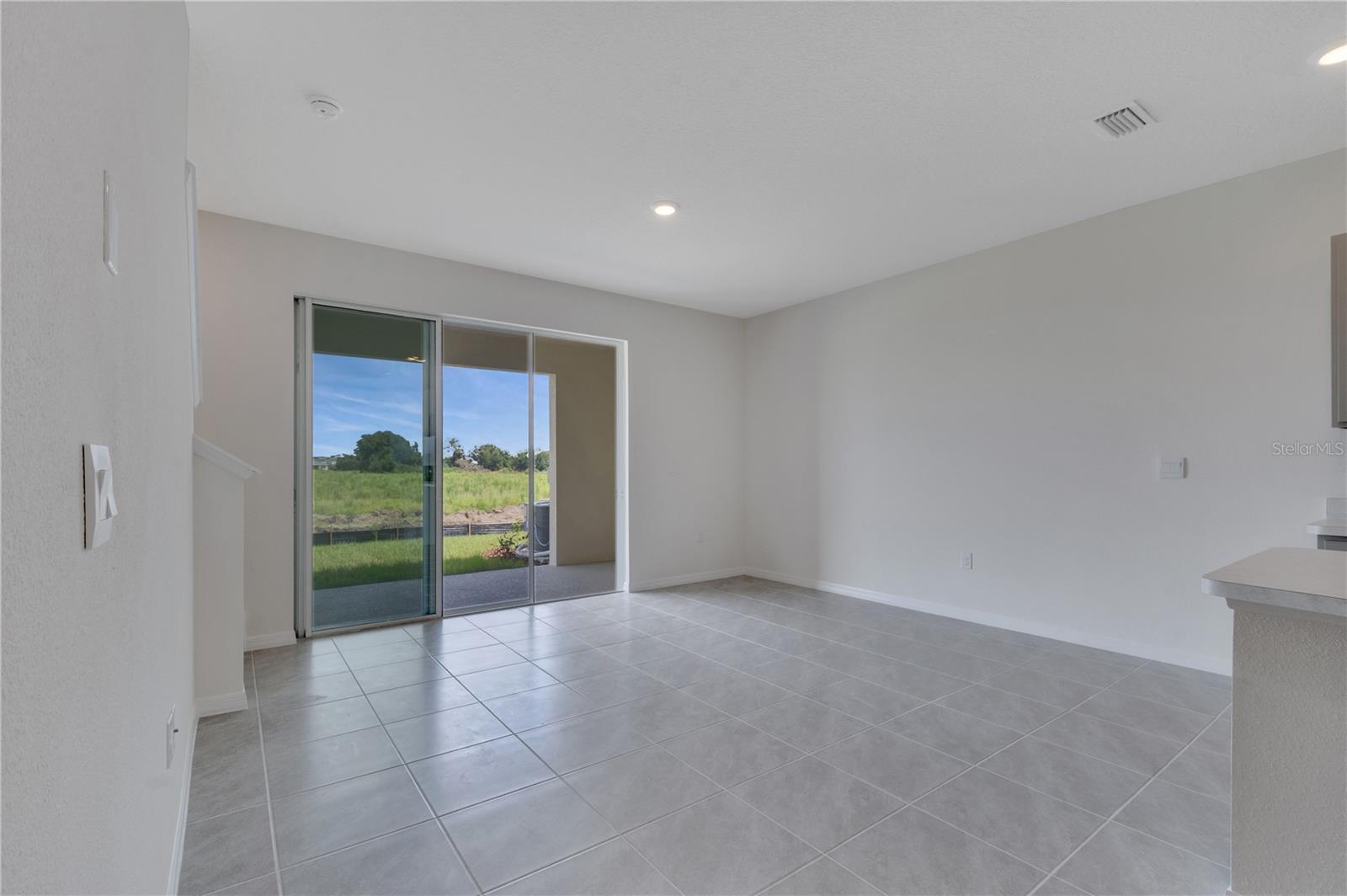 THOMPSON GROVE - Residential Lease