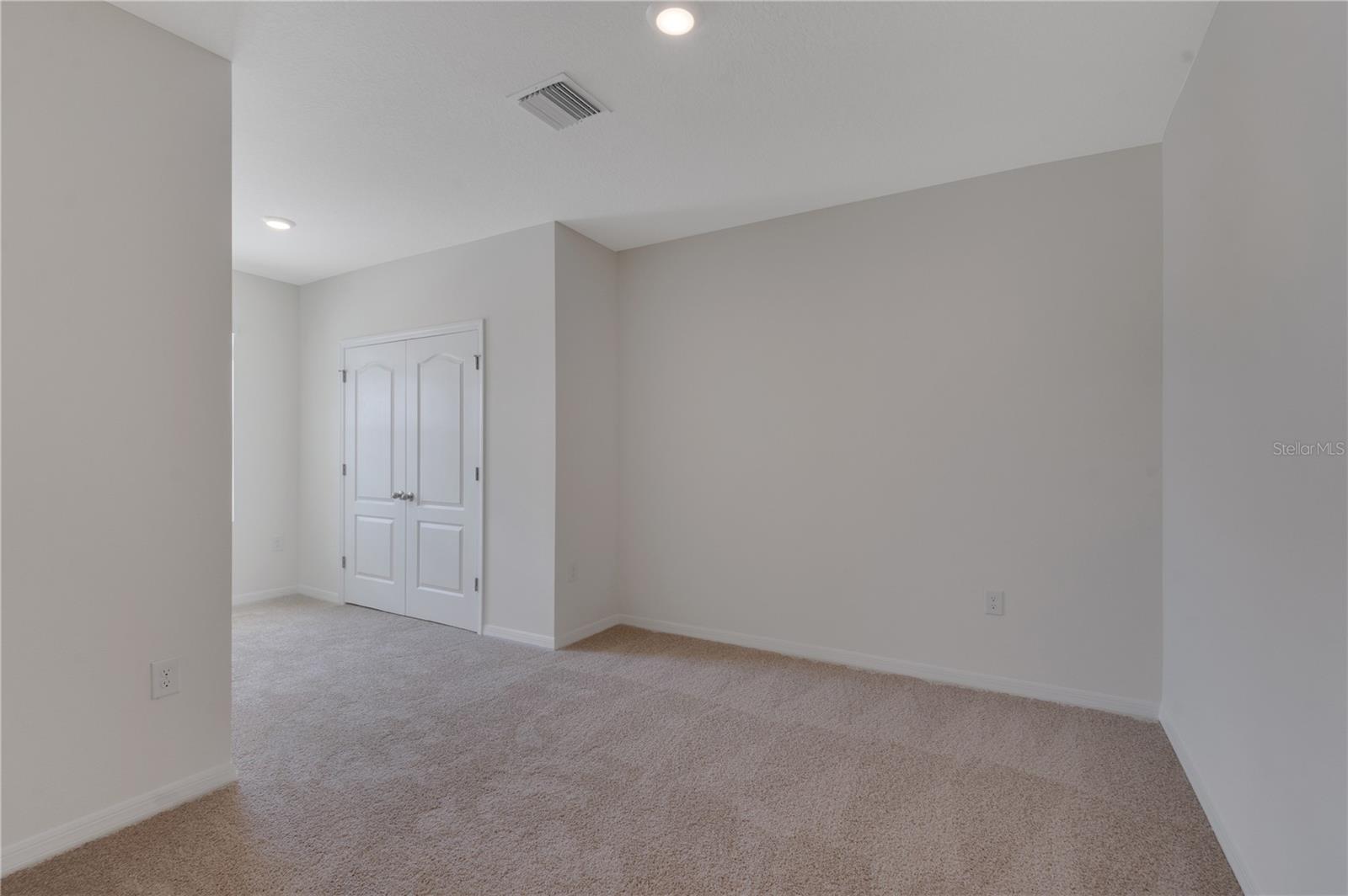 THOMPSON GROVE - Residential Lease