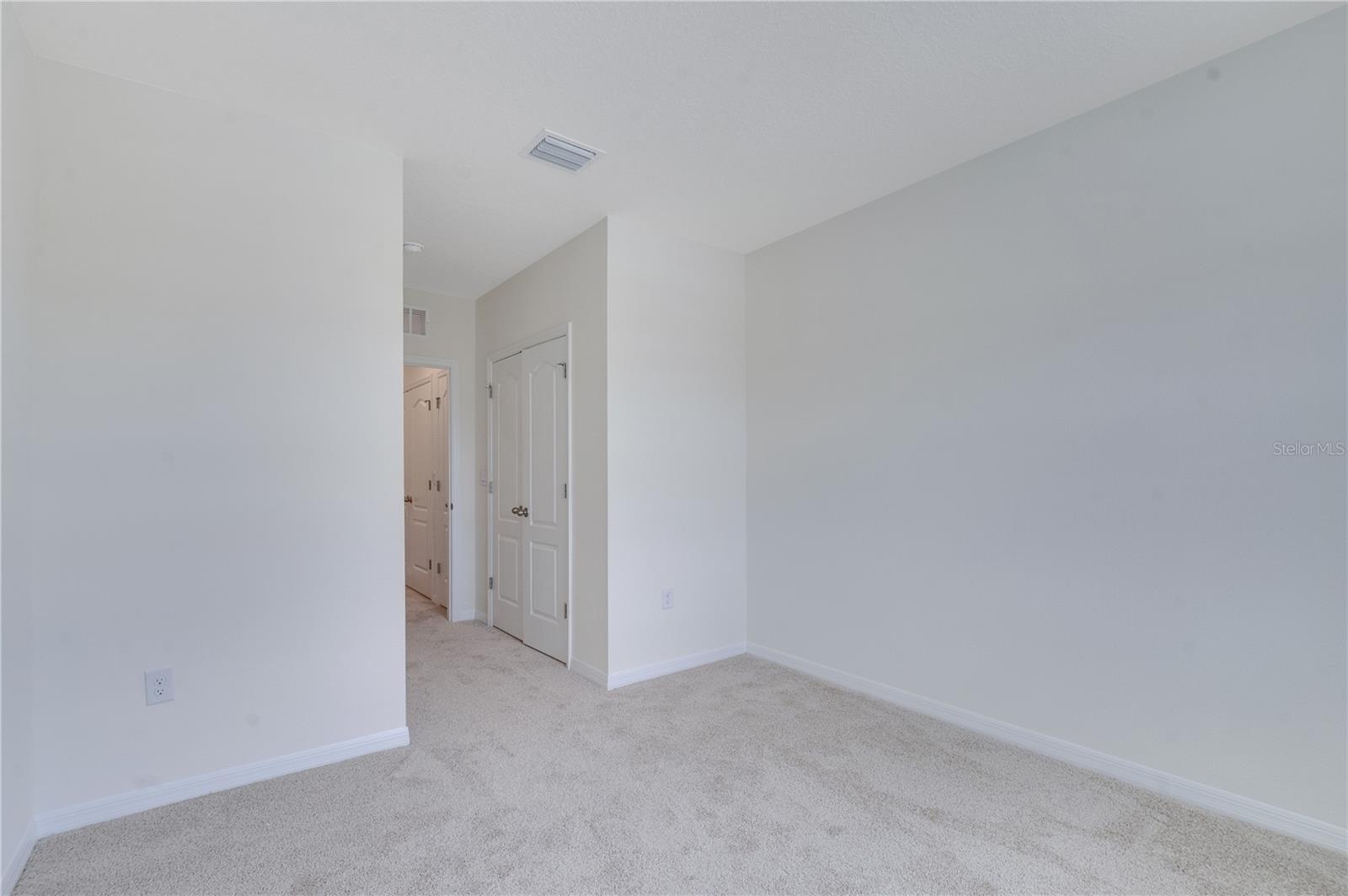 THOMPSON GROVE - Residential Lease