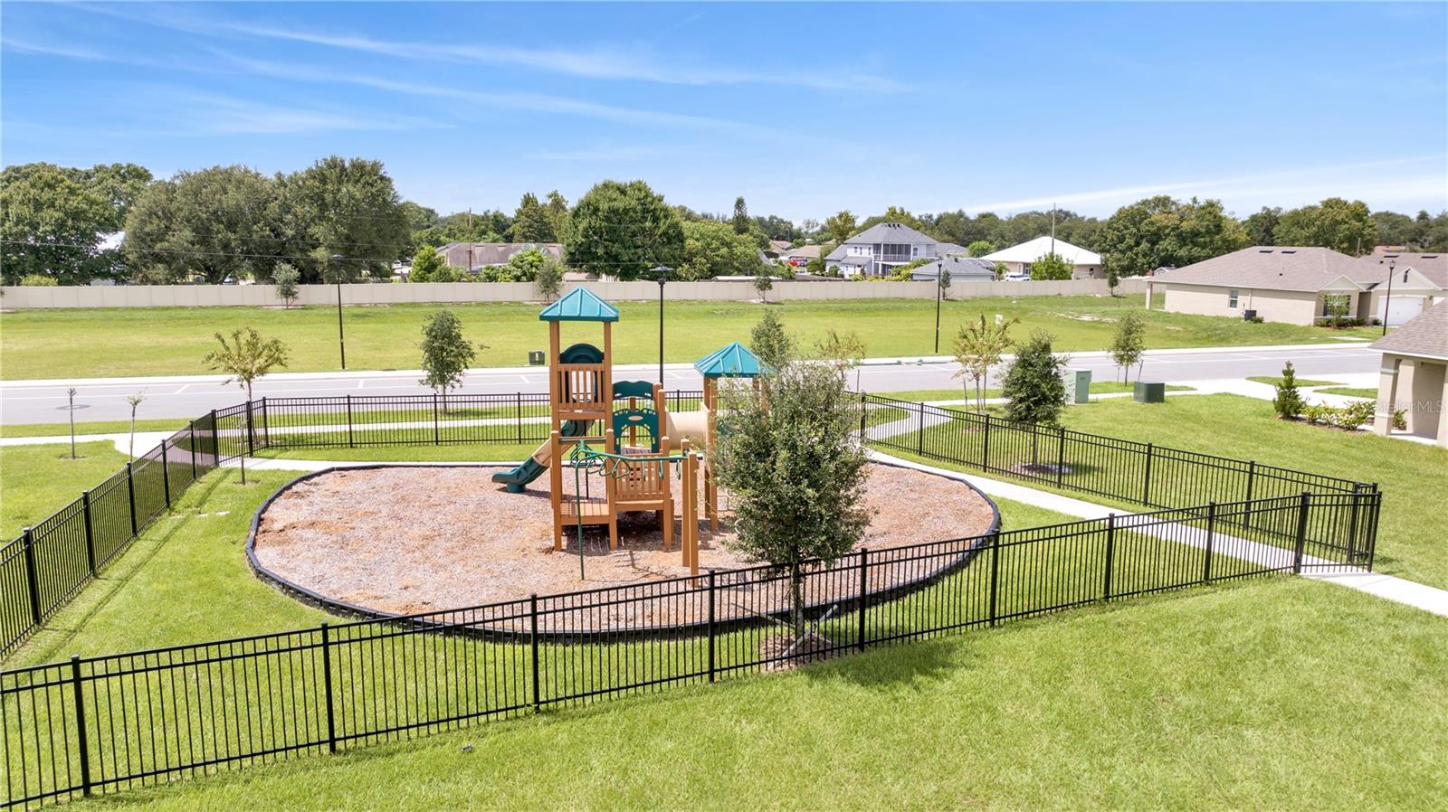 THOMPSON GROVE - Residential Lease