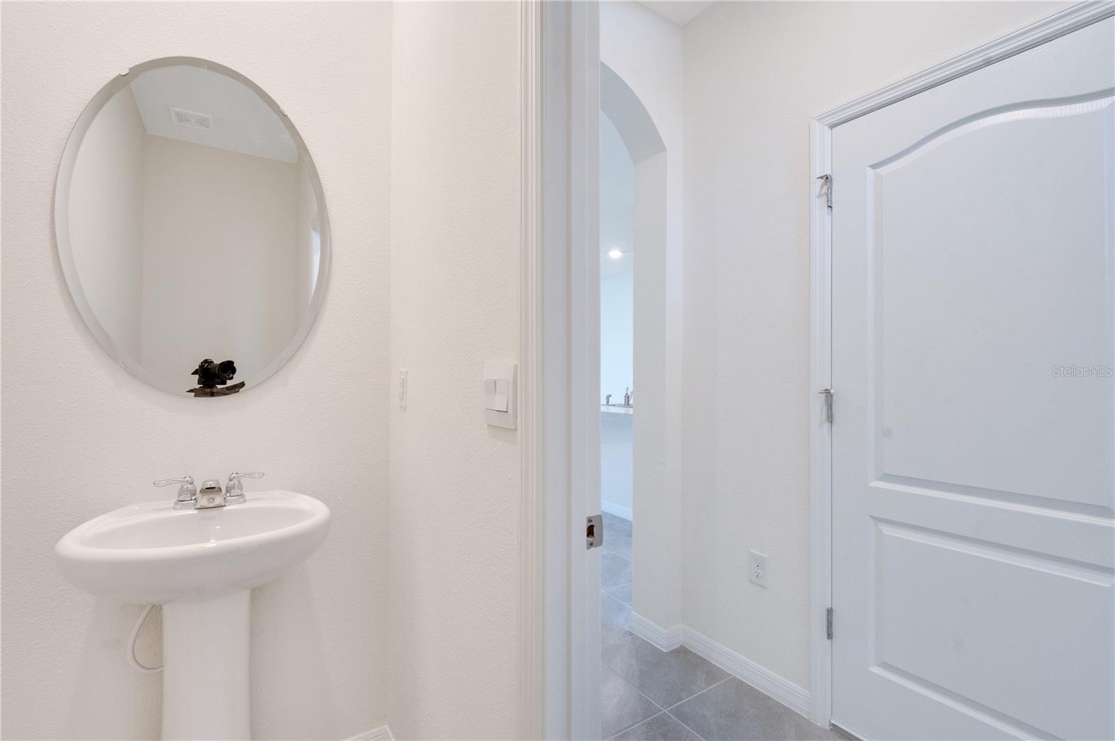 THOMPSON GROVE - Residential Lease