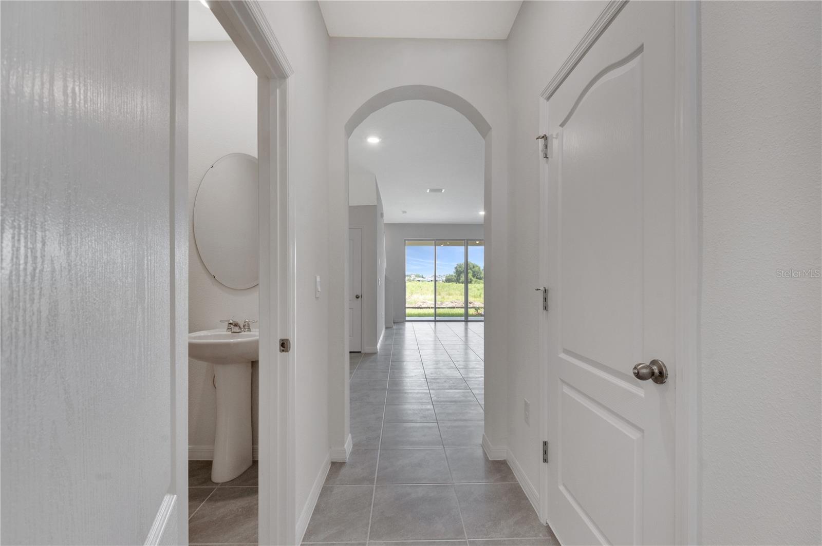 THOMPSON GROVE - Residential Lease