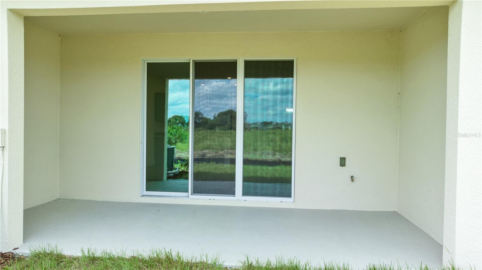 THOMPSON GROVE - Residential Lease