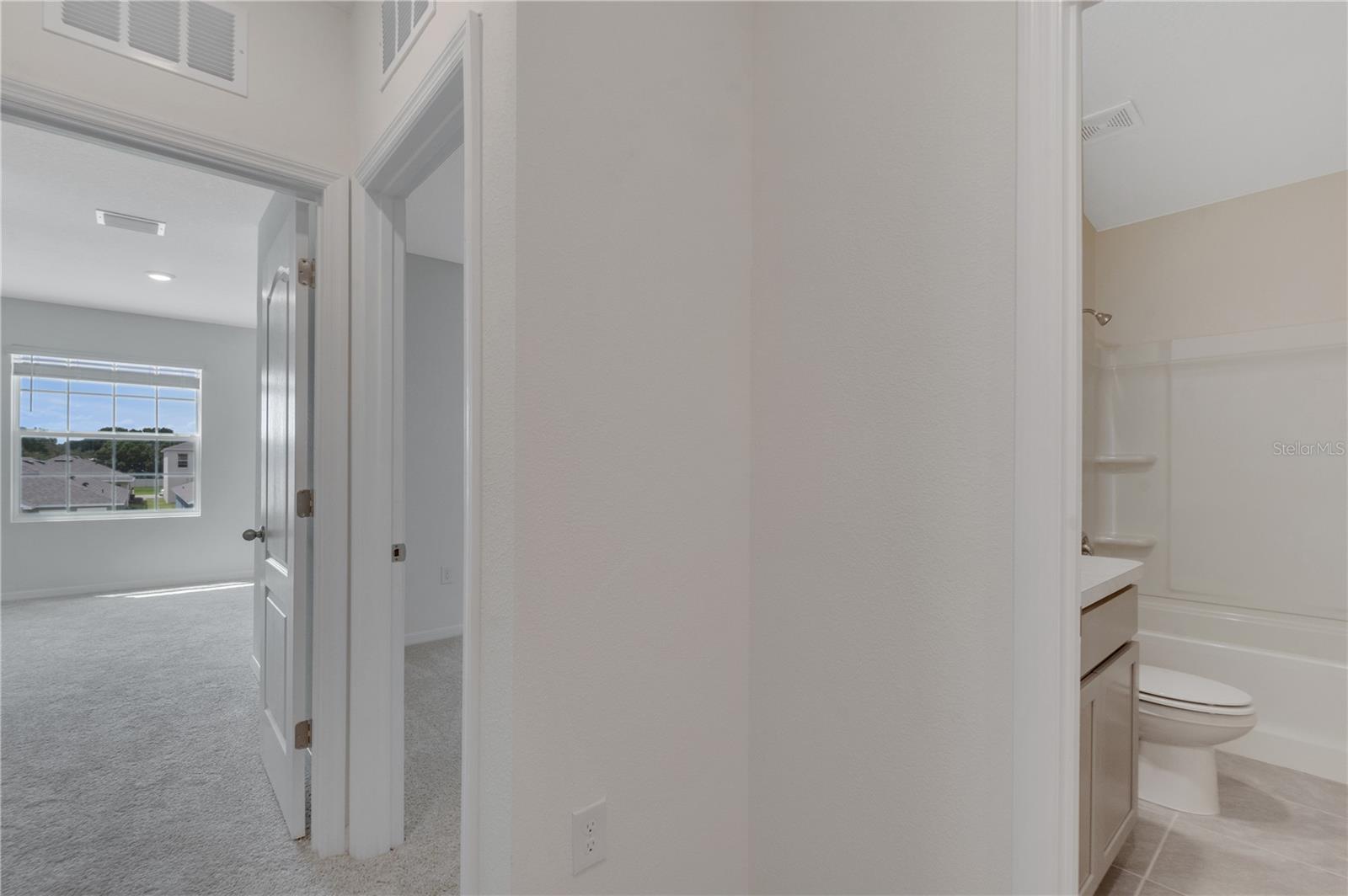 THOMPSON GROVE - Residential Lease