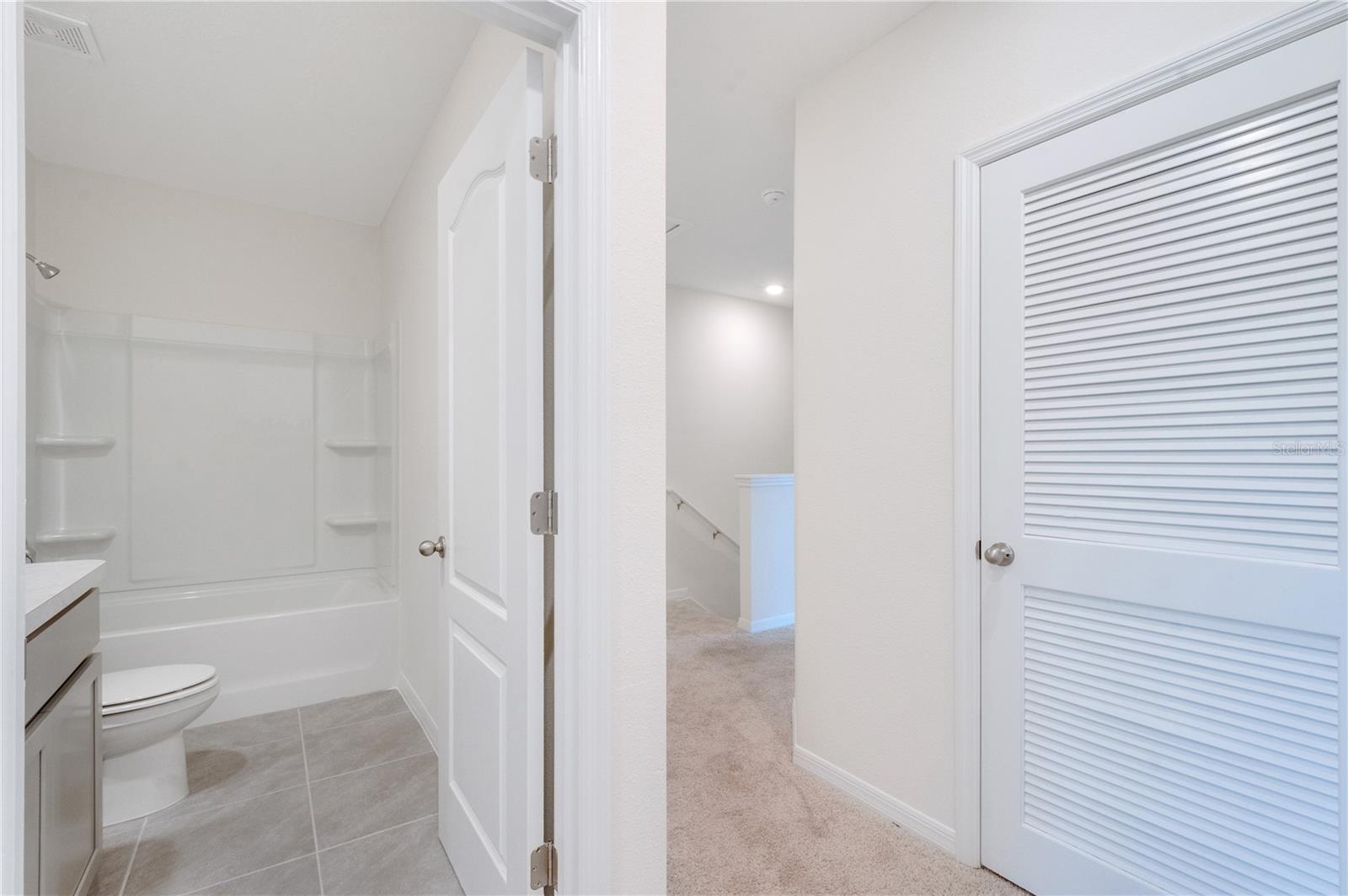 THOMPSON GROVE - Residential Lease