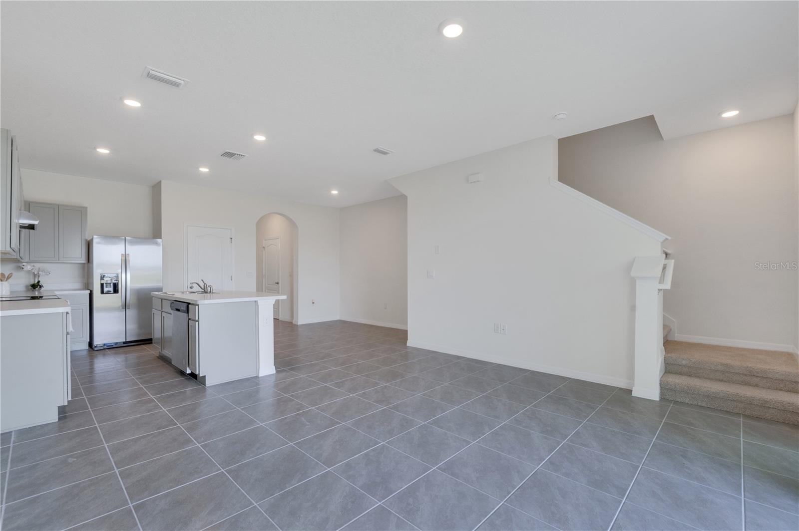THOMPSON GROVE - Residential Lease