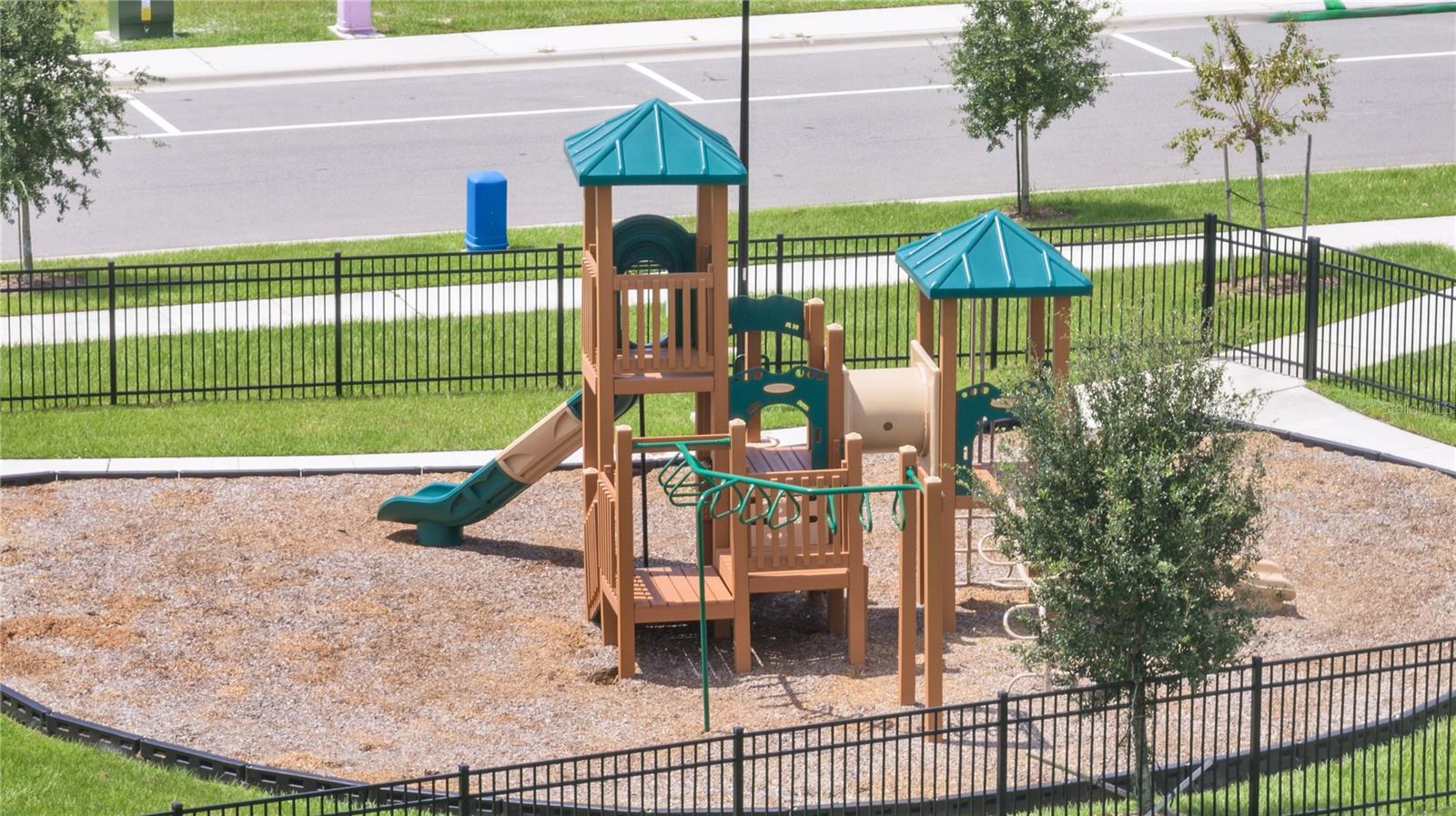 THOMPSON GROVE - Residential Lease