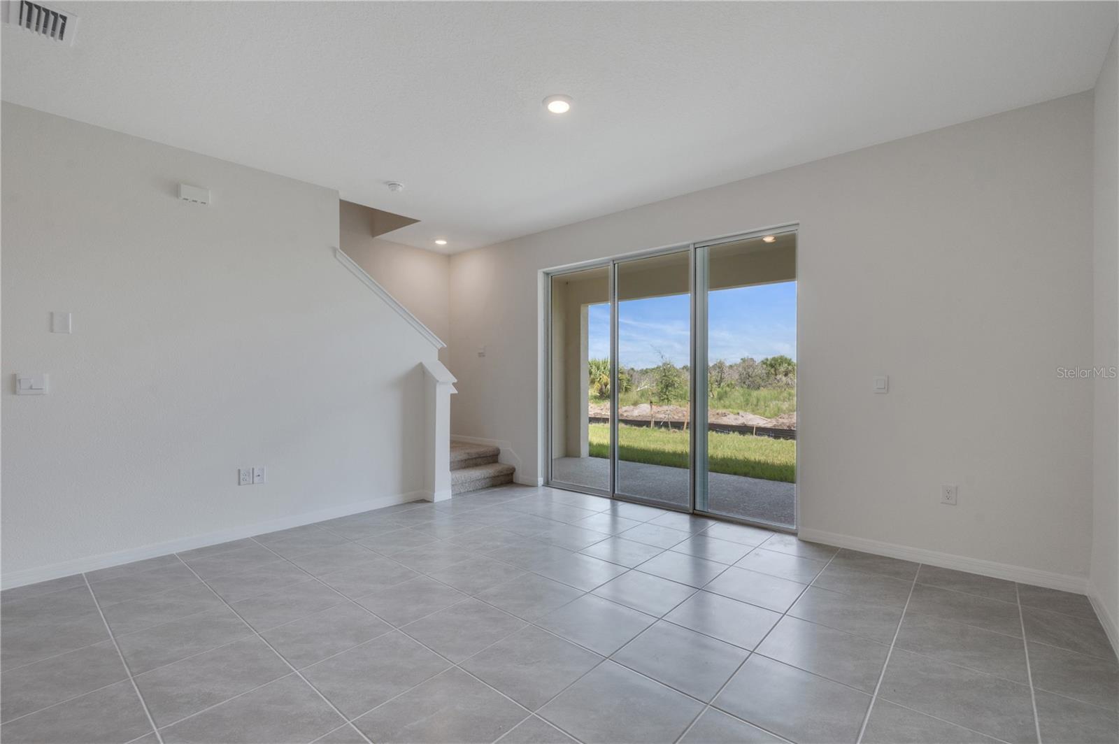 THOMPSON GROVE - Residential Lease