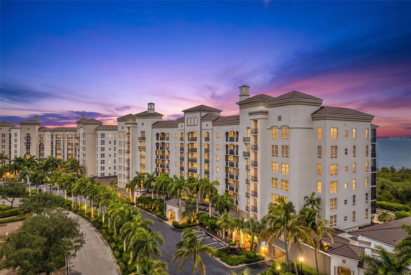 3329 SUNSET KEY CIRCLE 204