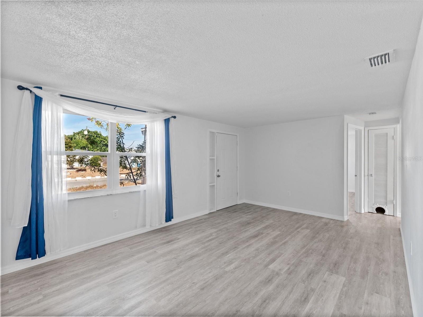 CREST RIDGE GARDENS - Residential Lease