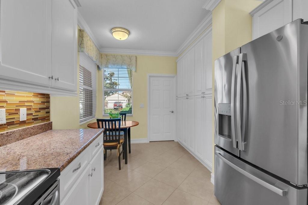 VALENCIA LAKES - Residential